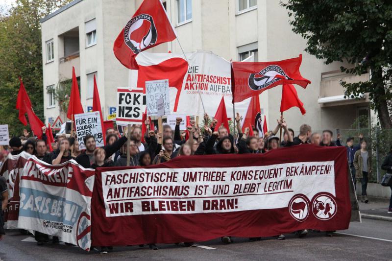 Antifaschistischer Demozug durch Göppingen