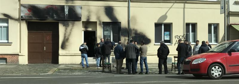 Auf die DITIB-Moschee in Leipzig-Volkmarsdorf ist in der Nacht zum Donnerstag einen Farbanschlag verübt worden.