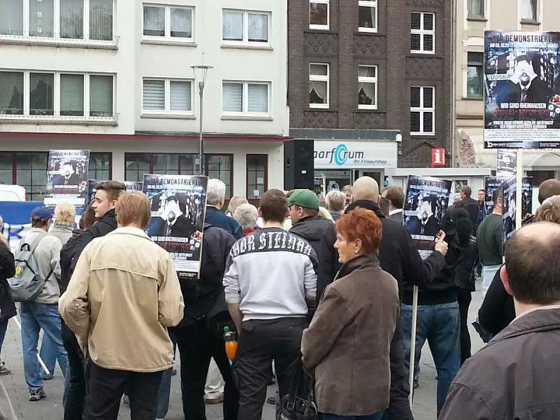 Nazis bei der "Bürgerdemo" in Rheinhausen. (4)