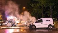 Diesmal stand ein Kleintransporter am Platz der Vereinten Nationen in Friedrichshain in Flammen.