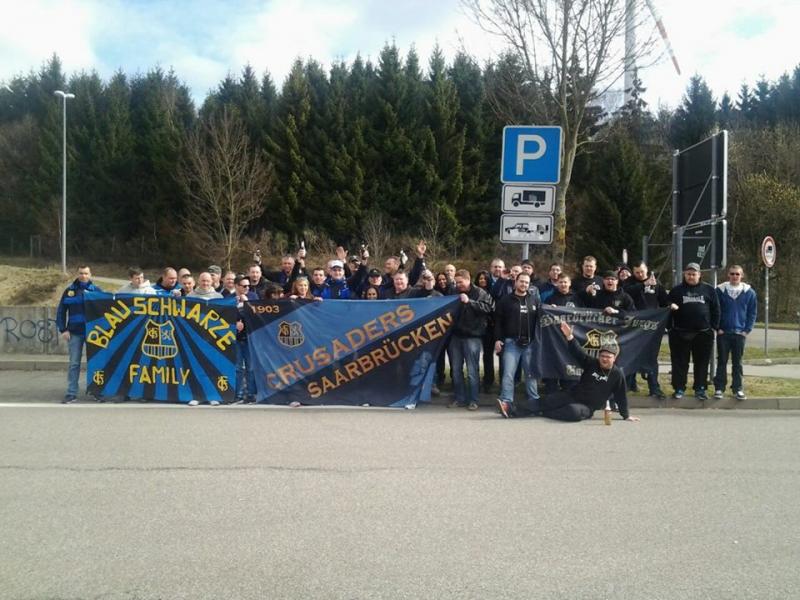 Nazis beim FCS: Gruppenfoto mit Jacky Süßdorf und Marion Meier (beide mittig in der zweiten Reihe)