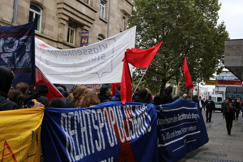 Demo durch Fußgängerzone