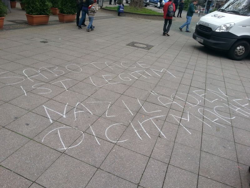 Essen: Protest gegen Nazi-Laden 7