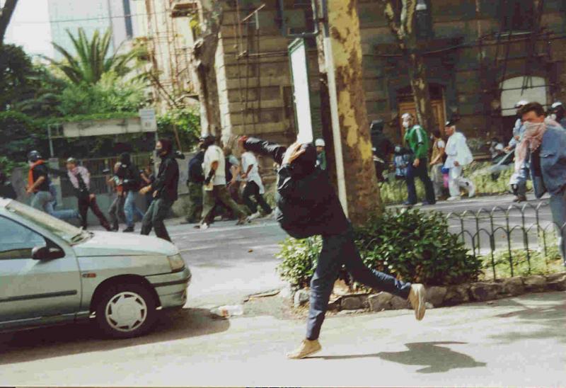 Genova 2001 - riots - (Foto: Azzoncao)