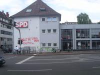 1 Rote Farbe auf der SPD-Heuchler-Zentrale