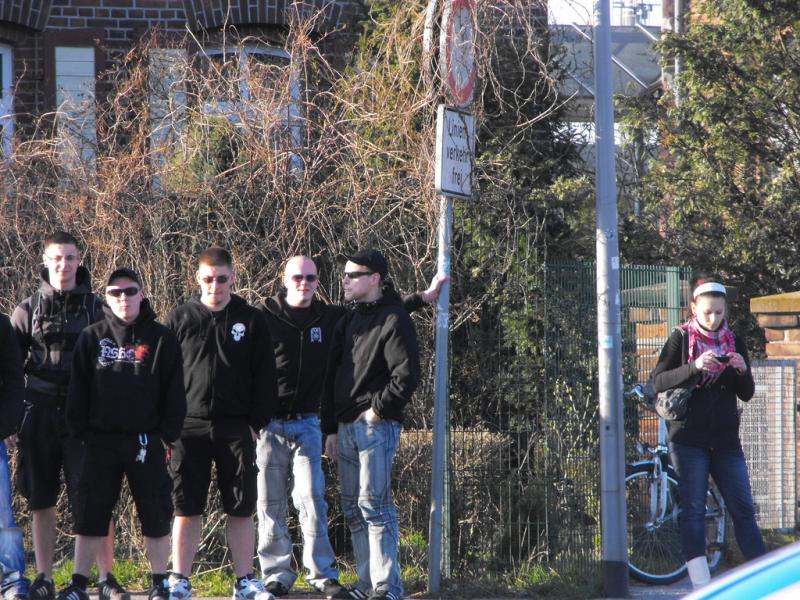 Christian Kostinec (1 v.l.) bei der versuchten Störung einer Antifa-Demo in Burg