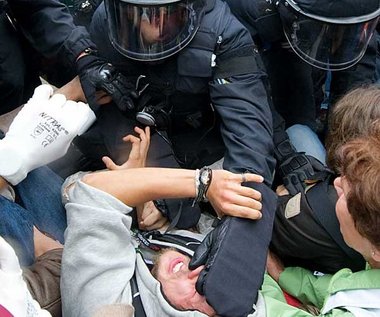 Schlagen ohne Erbarmen zu – Polizeieinsatz am 30. September in Stuttgart