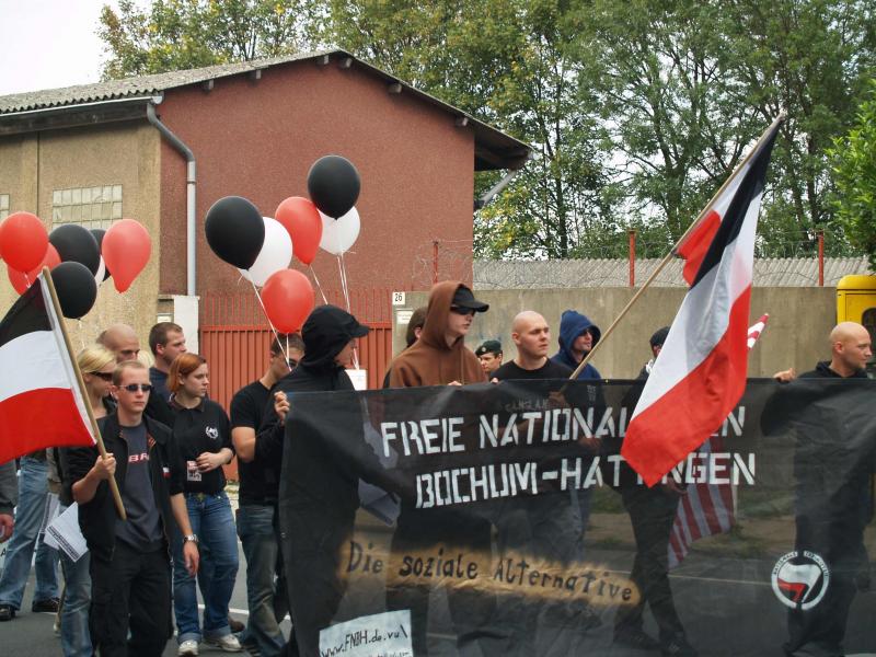 FNBH aus Bochum und Hattingen beimNaziaufmarsch in Dortmund am 2.9.2006,(Azzoncao-Archiv)