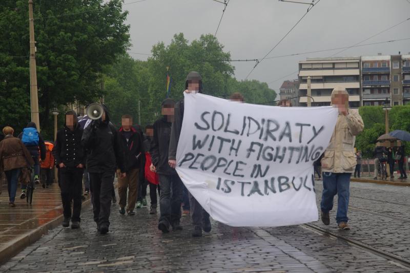 Solidarity with fighting people in Istanbul