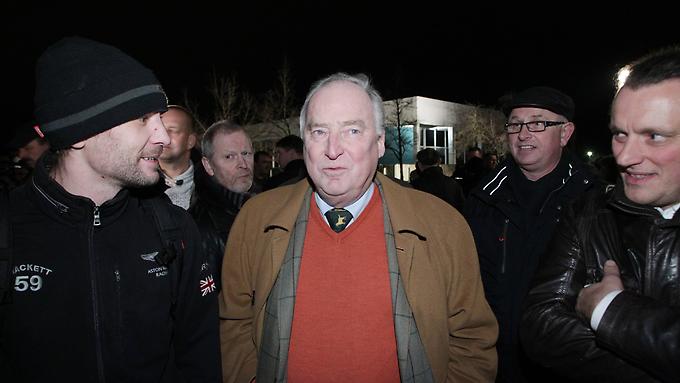 AfD-Vize Alexander Gauland während seines Besuchs bei einer PEGIDA-Demonstration (Dresden,15.12.2015)