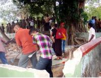 Zerstörung von muslimischen Schrein in Anuradhapura durch singhalesische Nazis 