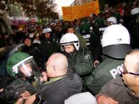 2 - Berlin: Massive Polizeirepression gegen kurdische Anti-Kriegs-Demo