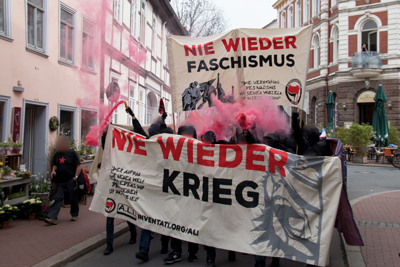 Demofront Rote Straße