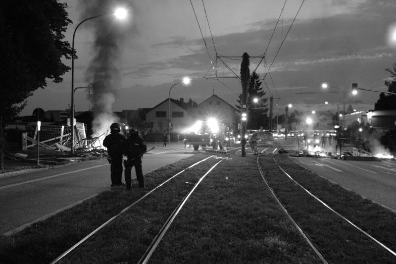 Räumung der Barrikade an der Ecke Merzhauser-/Wiesentalstraße in der Nacht auf den 03.08.2011