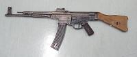 „Favorite Rifle/Pistol combo? I prefere this: Sturmgewehr 44“