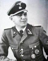 Gebirgs-Divisions-Führer Kumm mit Odal-Rune