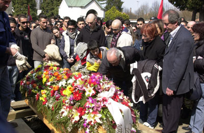 8 - Die Beerdigung von Davide Cesare I.jpg