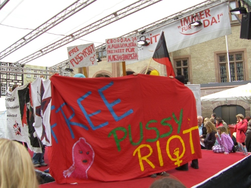 Pussy Riot. Grupo femenino punk ruso encarcelado. 2414239094
