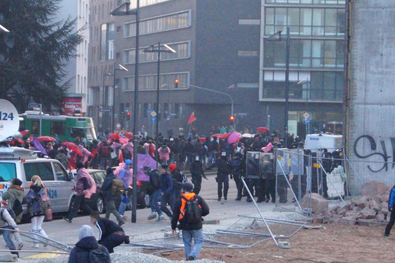 durchbruchversuch sonnemannstraße in richtung ezb