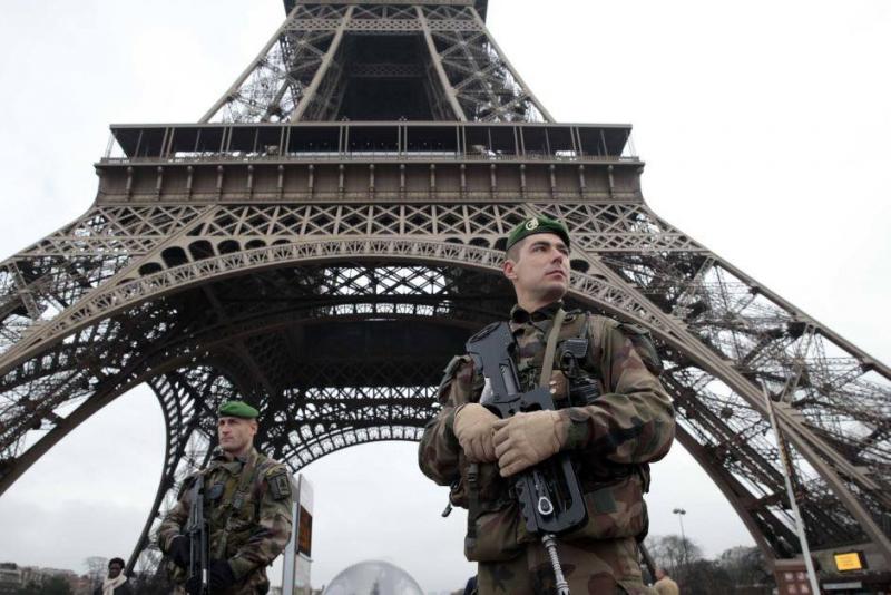 Paris - die Stadt der Liebe und der Maschinengewehre