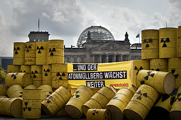 Anti-Muell-Demo vor dem Bundestag