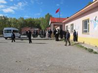 In dem Ort Acikyolu - Auseinandersetzung vor dem Wahllokal, 1.11.2015