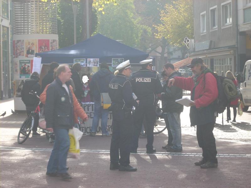 Infostand gegen Polizeigewalt