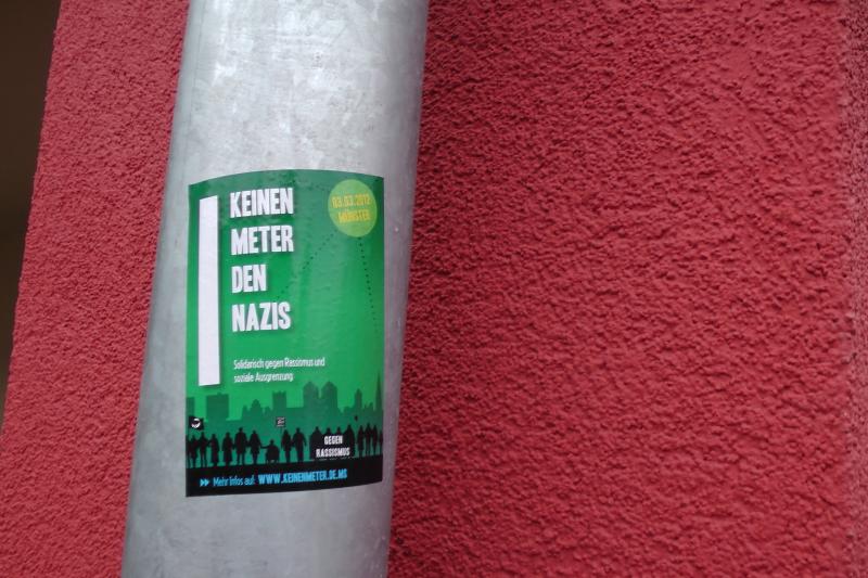 Plakatieraktion gegen Naziaufmarsch in Münster 