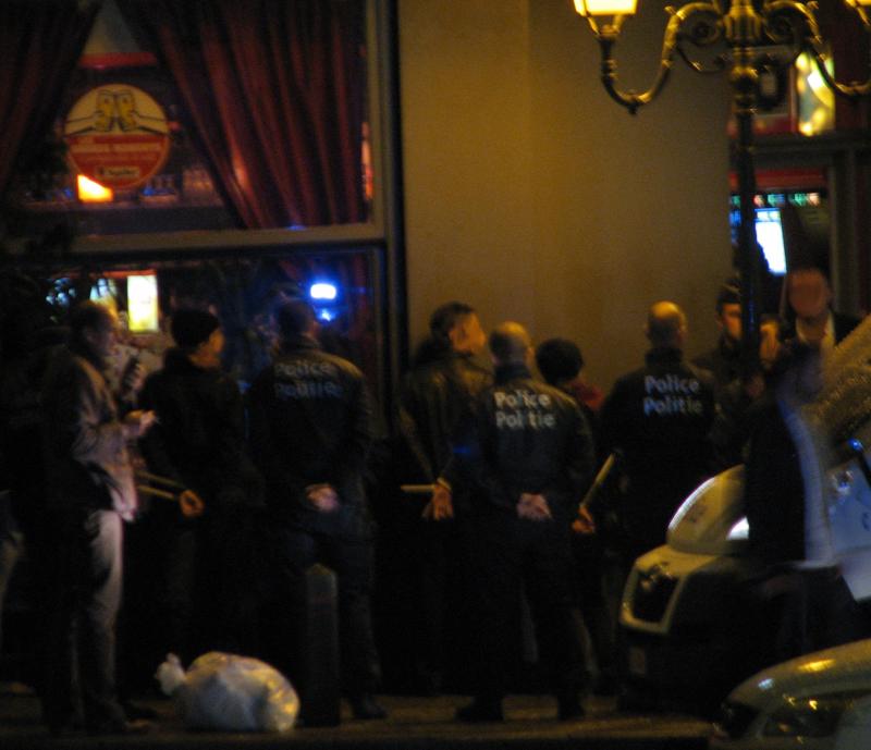 Arrests @ Porte de Hale