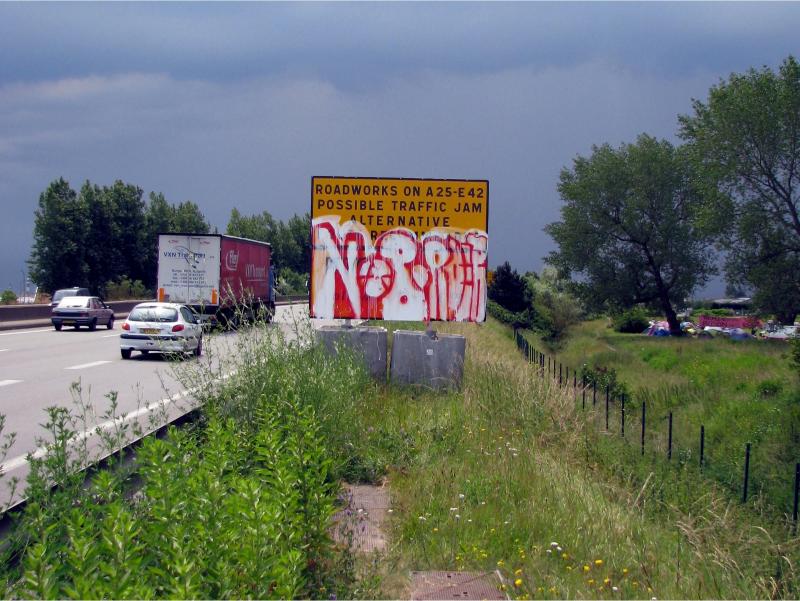 Redecoration of streetsigns