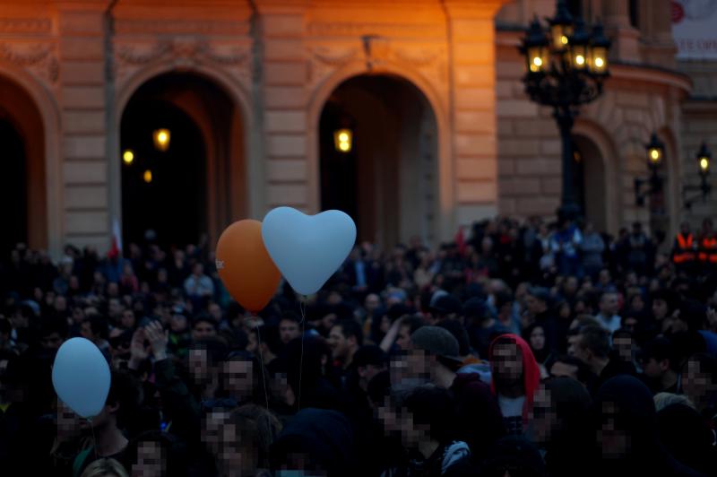 an der alten oper: ballons