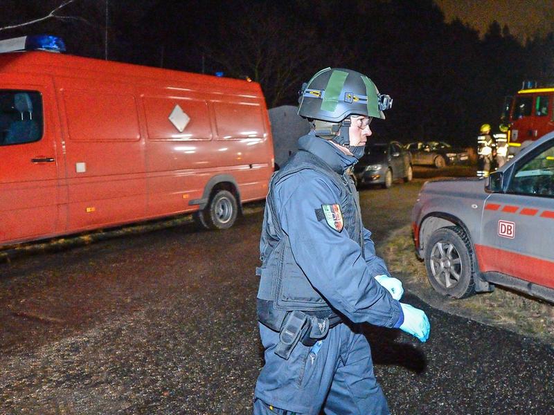  Bei Dallgow-Döberitz ist an der Bahnstrecke Berlin – Hannover ein Brandsatz gefunden worden. 