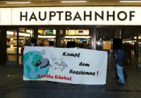 Transparent "Kampf dem Rassismus! - Antifa Global"