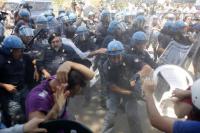 Rom, 17. Juni 2015, Stadtteil La Storta, römische Faschisten und Rassisten liefern sich eine Schlägerei mit der Polizei IV