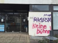 Vandalismus am Bürgerhaus Finthen vor der AfD-Veranstaltung. Foto: Sascha Kopp