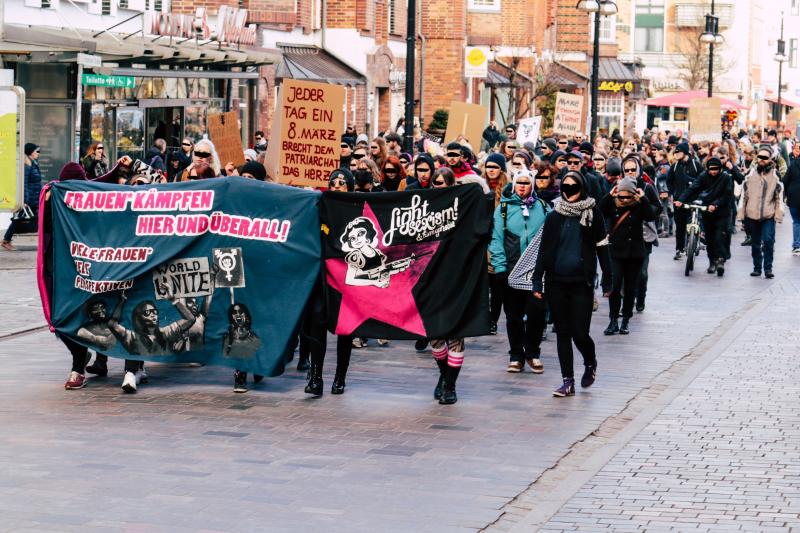 Frauen*kampftagsdemo in Rostock 4