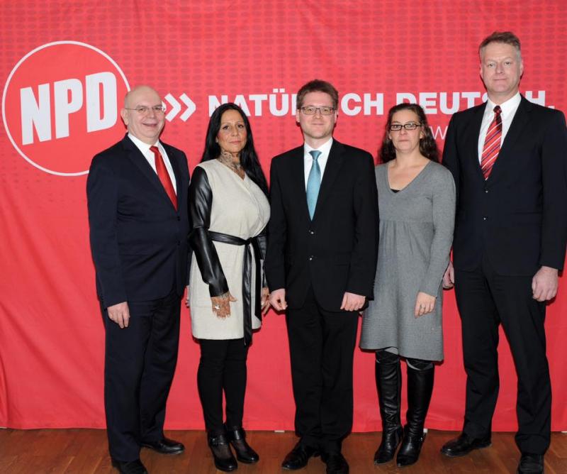 NPD-Landtagskandidat*innen Peter Marx, Jacqueline Süßdorf, Peter Richter, Sandra Gier und Jörg Bartel.