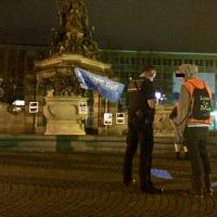 Kritik an faktischer Abschaffung des Asylrechts: Brunnen am Paradeplatz eingezäunt