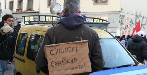 Chiudere CasaPound! - Schließt CasaPound!