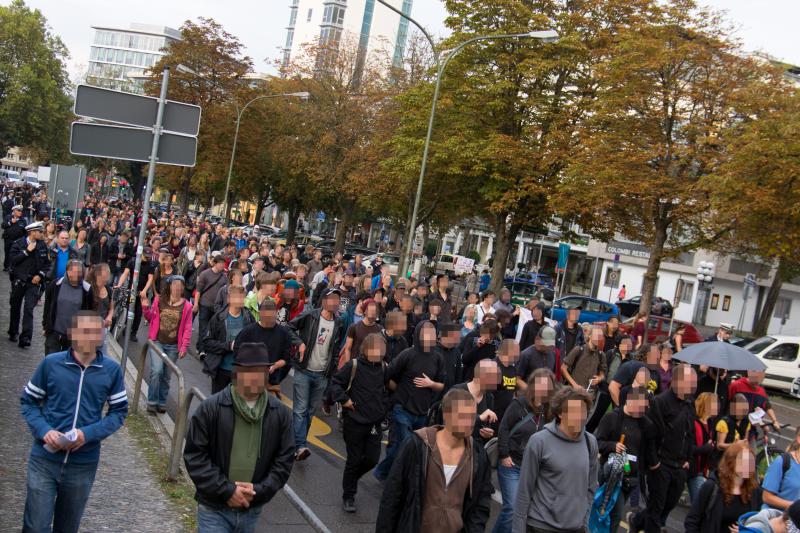 330 Menschen demonstrieren wenige Tage nach der Androhung der Wägenverschrottung