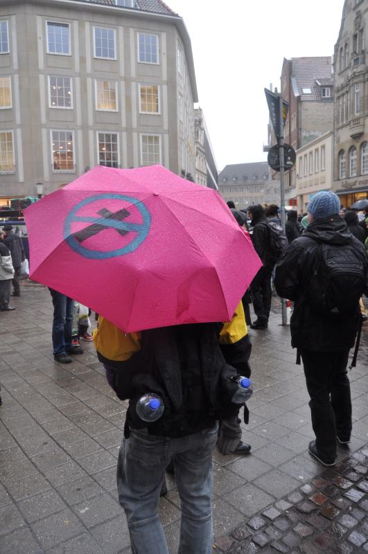 Anti-klerikaler Regenschirm