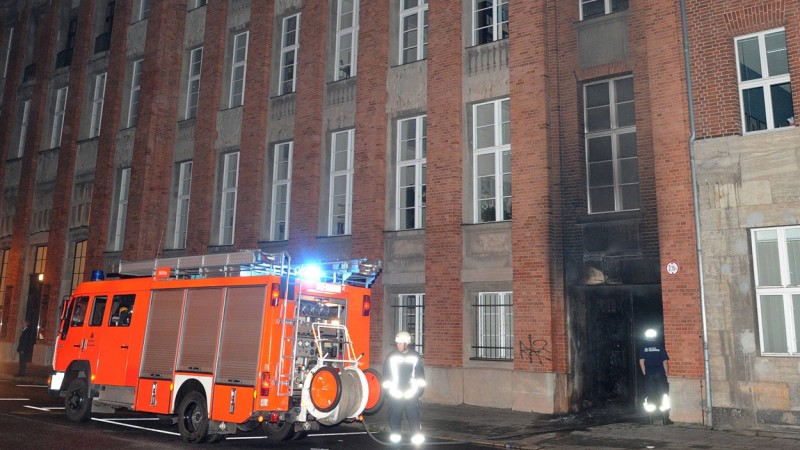 In Mitte gab es fast zeitgleich einen weiteren Brandanschlag