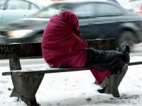 Allein auf der Parkbank: Für Obdachlose ist der Winter existenzbedrohend.