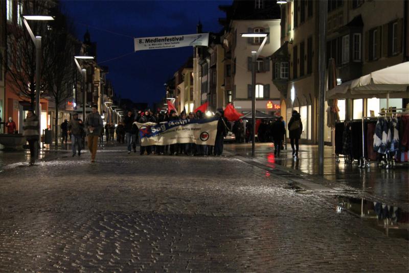 Kleine Demo Richtung Münsterplatz