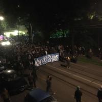 Reto Nause fordert Eingreifen des Bundes: Mit Wasserwerfern und Tränengas ging die Polizei gegen eine Demo von Linksaktivisten vor.