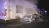 Auto in Herne brennt vor Wohnhaus