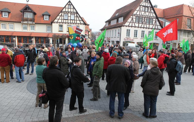 Der Platz beim "Wächter" füllt sich.