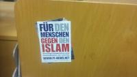 Aufkleber: "Für den Menschen gegen den Islam"