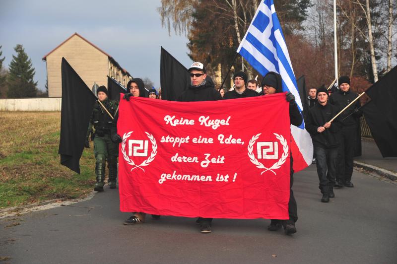 Neonazis zeigen Solidarität mit der griechischen NS- Partei Goldene Morgenröte ©TM