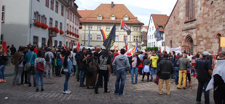 Proteste gegen Pegida auf dem Münsterplatz